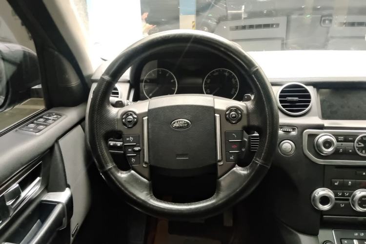 Used Land Rover Discovery 2015 3.0 SC V6 SE Steering Wheel