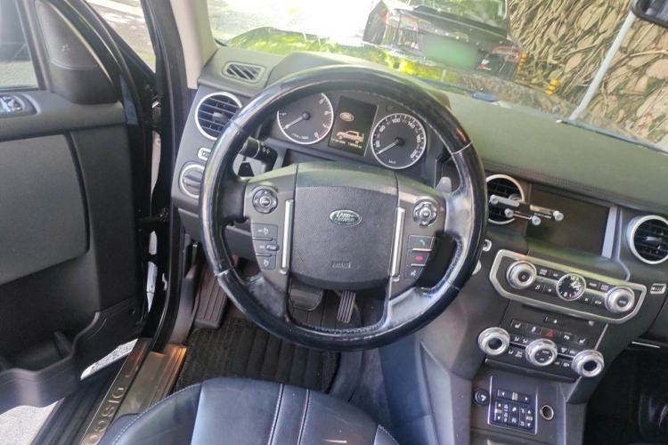 Used Land Rover Discovery 2015 3.0 SC V6 HSE Steering Wheel