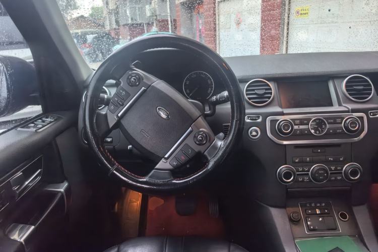 Used Land Rover Discovery 2015 3.0 SC V6 HSE Steering Wheel