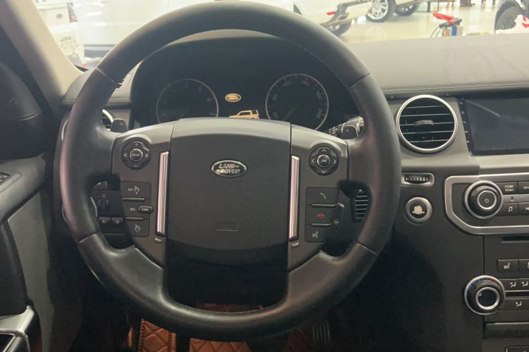 Used Land Rover Discovery 2015 3.0 SC V6 SE Steering Wheel