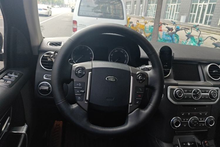 Used Land Rover Discovery 2015 3.0 SC V6 SE Steering Wheel
