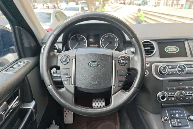 Used Land Rover Discovery 2015 3.0 SC V6 HSE Steering Wheel
