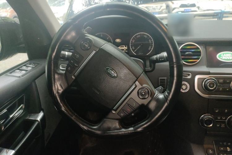 Used Land Rover Discovery 2015 3.0 SDV6 HSE Diesel Version Steering Wheel