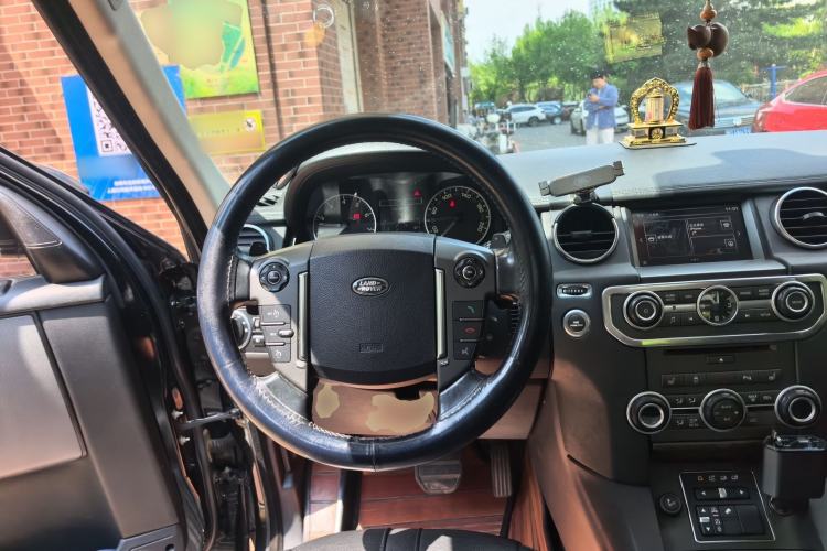 Used Land Rover Discovery 2015 3.0 SC V6 HSE Steering Wheel