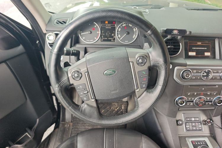 Used Land Rover Discovery 2015 3.0 SDV6 HSE Diesel Version Steering Wheel