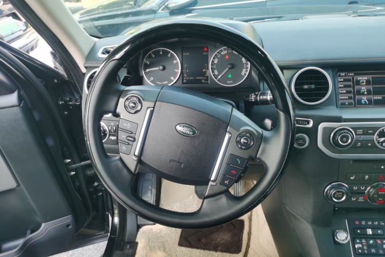 Used Land Rover Discovery 2015 3.0 SC V6 HSE Steering Wheel