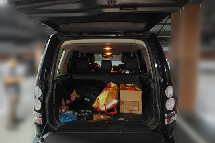 Used Land Rover Discovery 2015 3.0 SC V6 SE Trunk