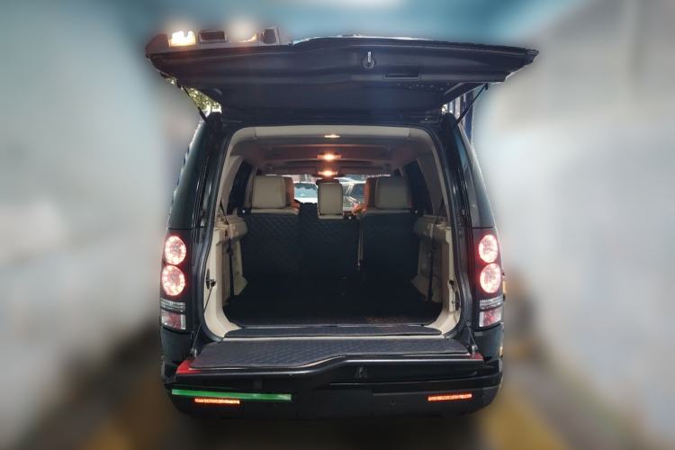 Used Land Rover Discovery  Trunk