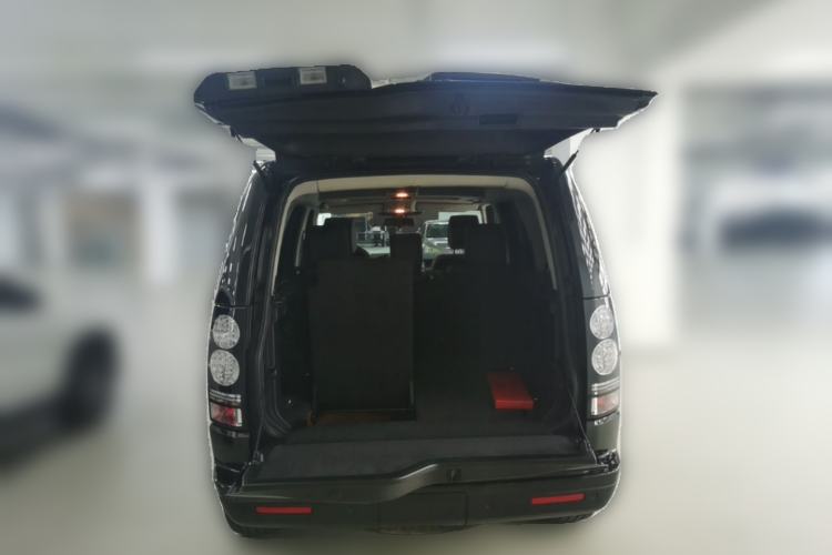 Used Land Rover Discovery 2015 3.0 SC V6 SE Trunk