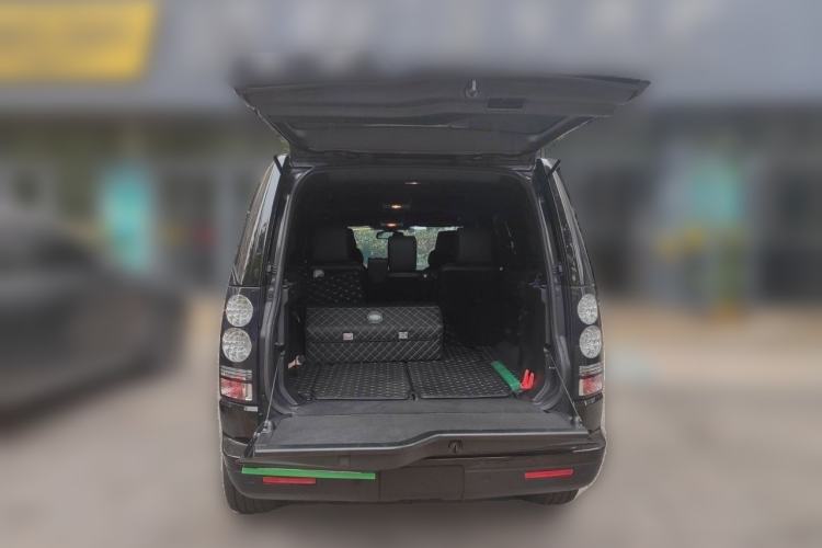 Used Land Rover Discovery 2015 3.0 SC V6 HSE Trunk