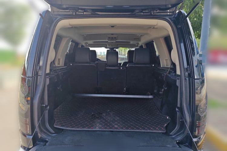 Used Land Rover Discovery 2015 3.0 SC V6 HSE Trunk