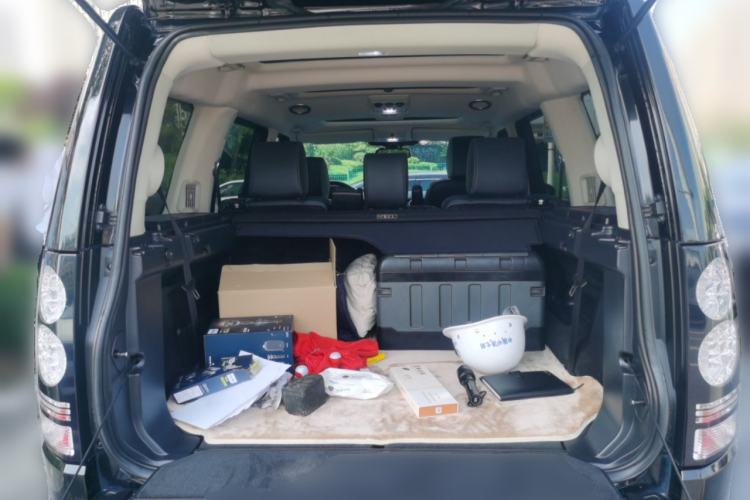 Used Land Rover Discovery 2015 3.0 SC V6 HSE Trunk