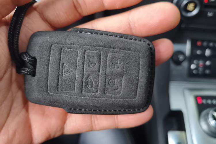 Used Land Rover Discovery 2015 3.0 SC V6 SE Vehicle Key