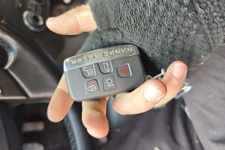 Used Land Rover Discovery 2015 3.0 SC V6 HSE Vehicle Key