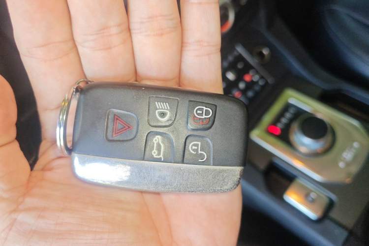 Used Land Rover Discovery 2015 3.0 SC V6 HSE Vehicle Key