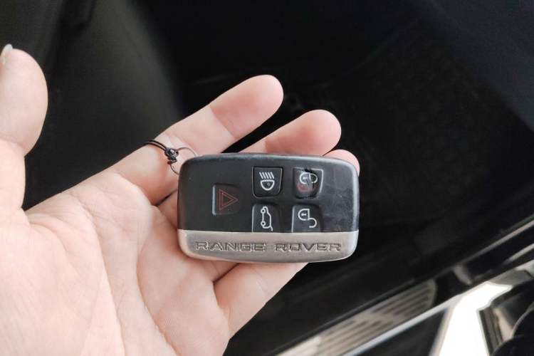 Used Land Rover Discovery 2015 3.0 SC V6 HSE Luxury Vehicle Key