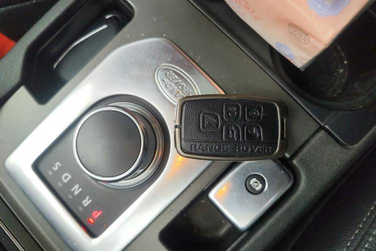 Used Land Rover Discovery 2015 3.0 SC V6 SE Vehicle Key