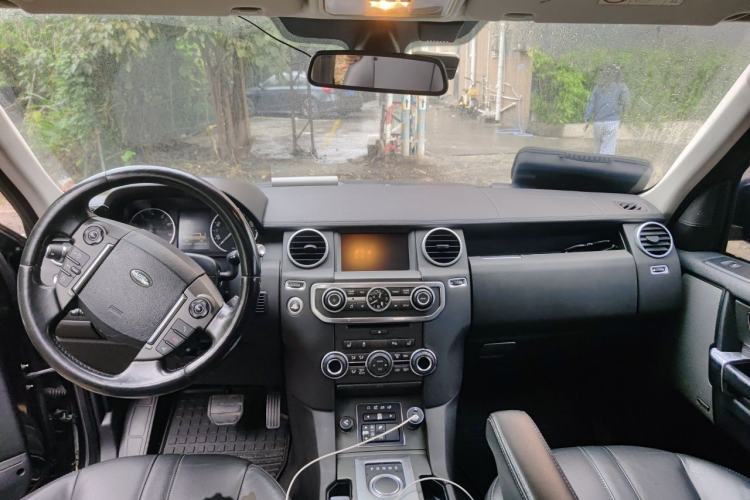 Used Land Rover Discovery 2015 3.0 SC V6 HSE Luxury Center Console