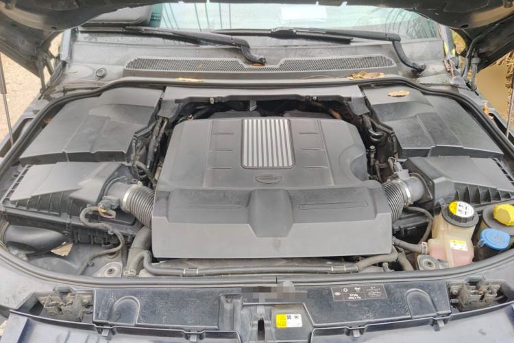 Used Land Rover Discovery 2015 3.0 SC V6 HSE Luxury Engine Bay