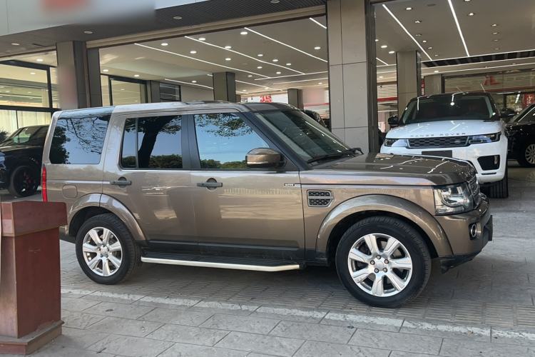 Used Land Rover Discovery 2015 3.0 SC V6 SE Exterior 2