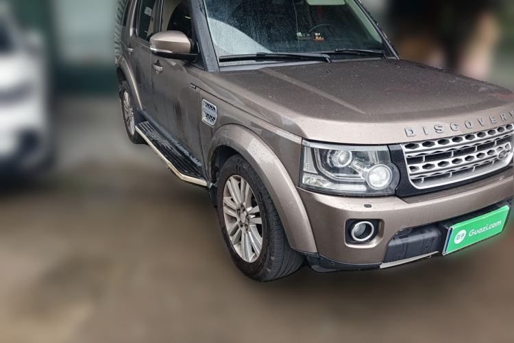 Used Land Rover Discovery 2015 3.0 SC V6 HSE Front Right 45 Deg