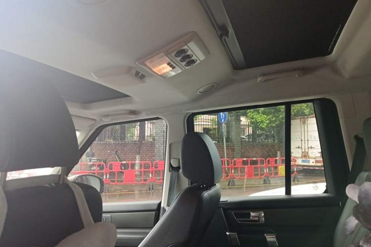 Used Land Rover Discovery 2015 3.0 SC V6 HSE Headliner