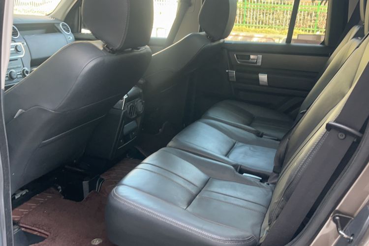 Used Land Rover Discovery 2015 3.0 SC V6 SE Interior 1