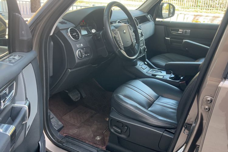 Used Land Rover Discovery 2015 3.0 SC V6 SE Interior 2