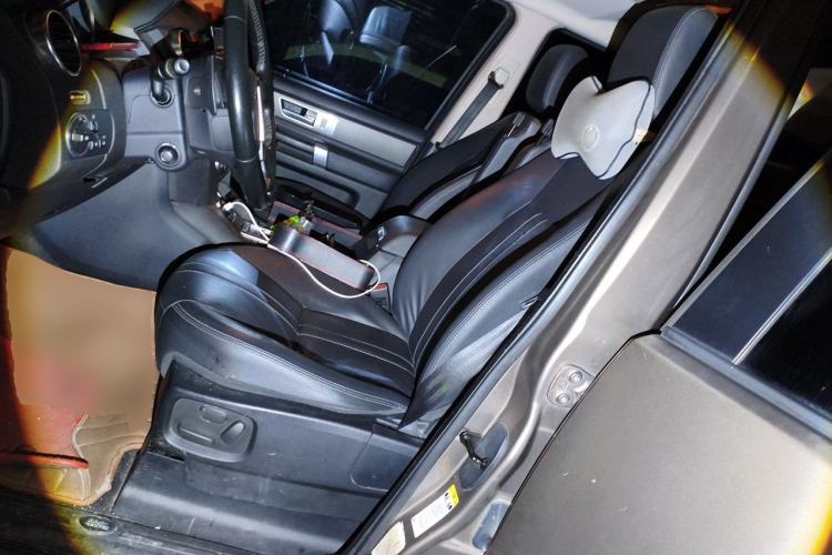 Used Land Rover Discovery 2015 3.0 SDV6 HSE Diesel Version Left Front Seat