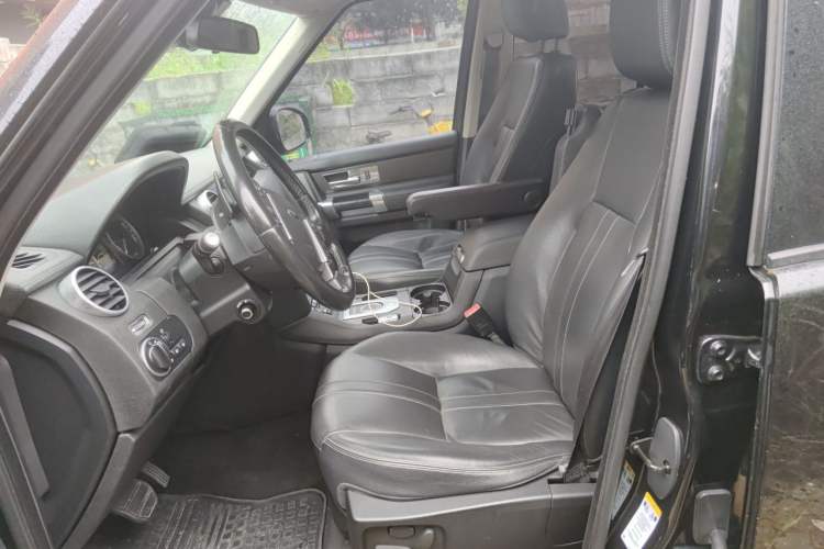 Used Land Rover Discovery 2015 3.0 SC V6 HSE Luxury Left Front Seat