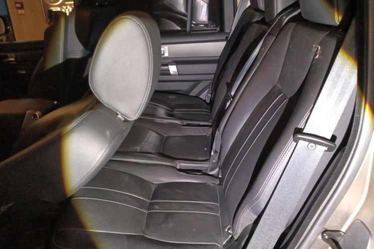 Used Land Rover Discovery 2015 3.0 SC V6 HSE Left Rear Seat