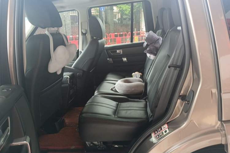 Used Land Rover Discovery 2015 3.0 SC V6 HSE Left Rear Seat