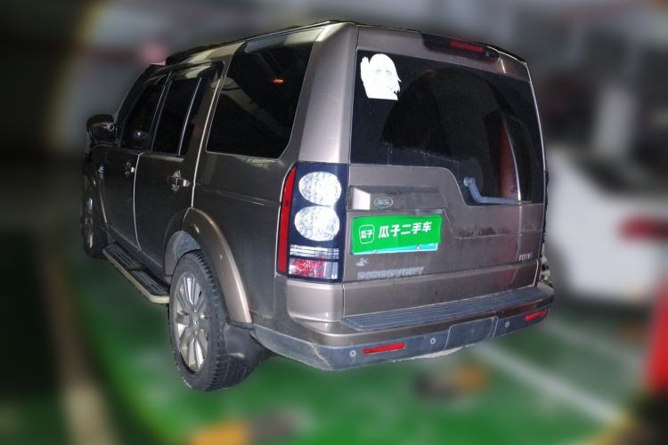 Used Land Rover Discovery 2015 3.0 SDV6 HSE Diesel Version Rear Left 45 Deg