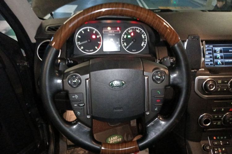 Used Land Rover Discovery 2015 3.0 SC V6 HSE Steering Wheel