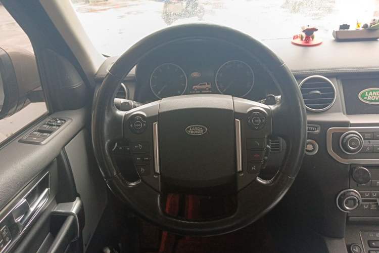 Used Land Rover Discovery 2015 3.0 SC V6 HSE Steering Wheel