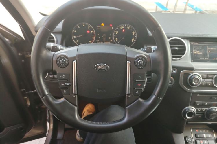 Used Land Rover Discovery 2015 3.0 SC V6 SE Steering Wheel