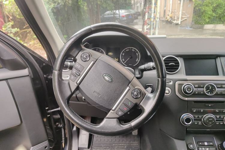 Used Land Rover Discovery 2015 3.0 SC V6 HSE Luxury Steering Wheel