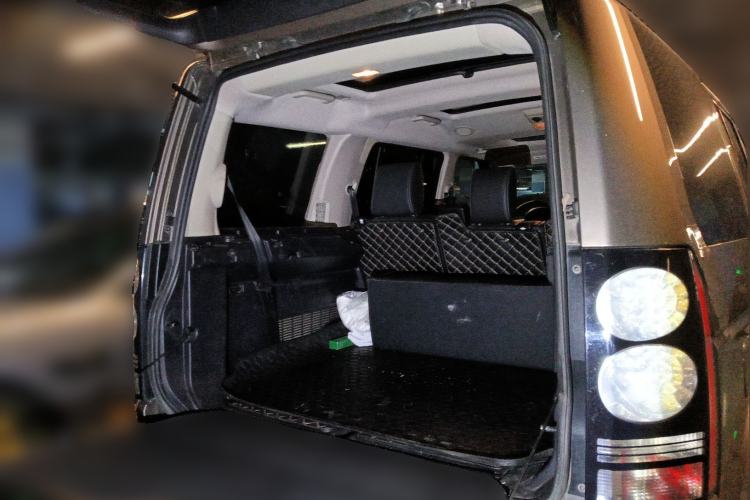 Used Land Rover Discovery 2015 3.0 SC V6 HSE Trunk