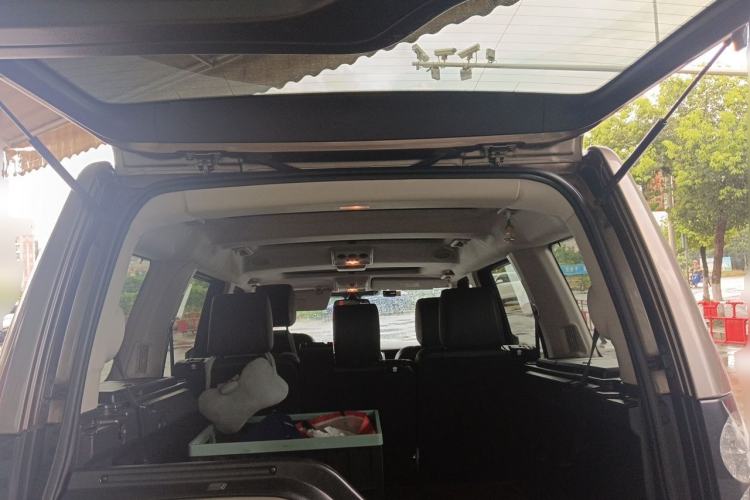 Used Land Rover Discovery 2015 3.0 SC V6 HSE Trunk