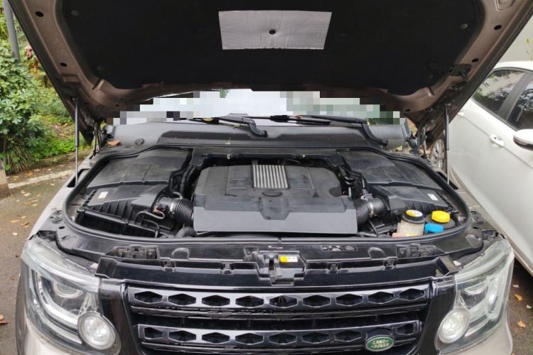 Used Land Rover Discovery 2015 3.0 SC V6 SE Engine Bay