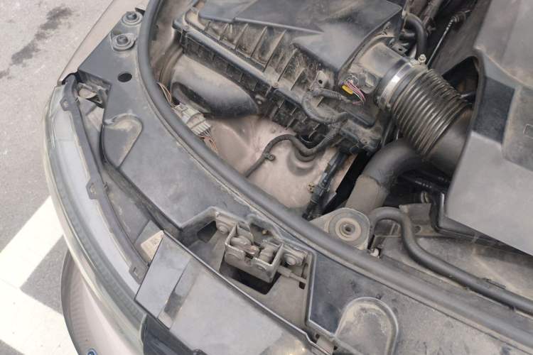 Used Land Rover Discovery 2015 3.0 SC V6 SE Engine Bay Right