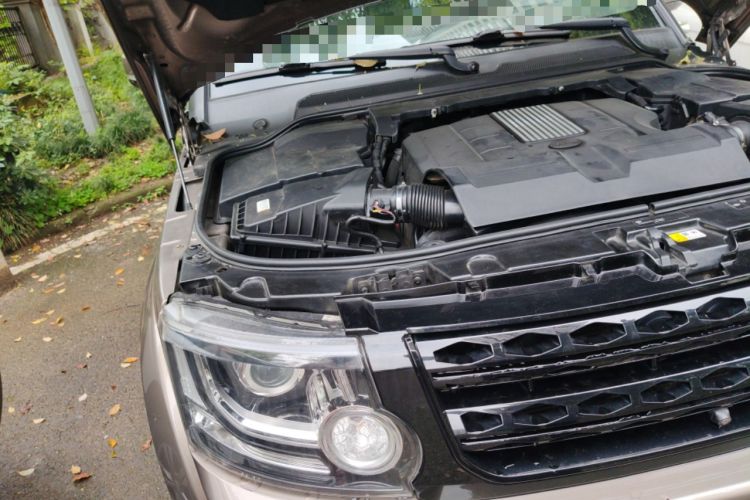 Used Land Rover Discovery 2015 3.0 SC V6 SE Engine Bay Right