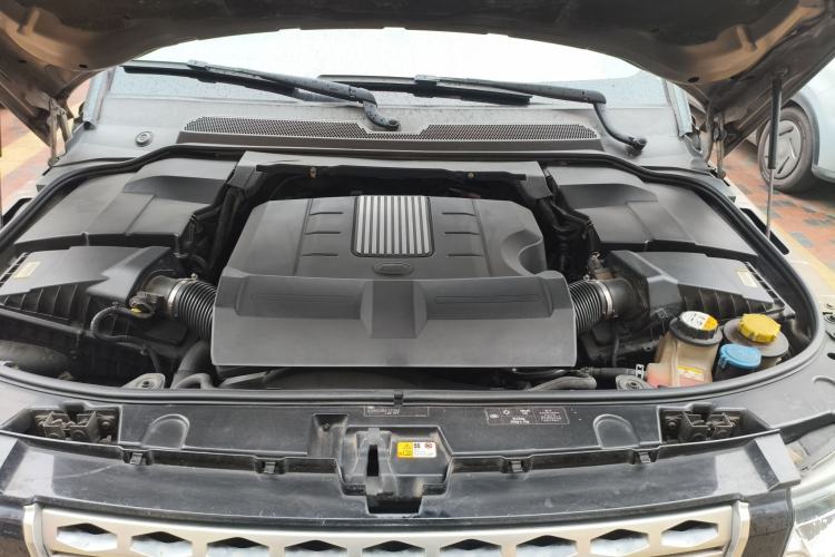 Used Land Rover Discovery 2015 3.0 SC V6 HSE Engine Bay