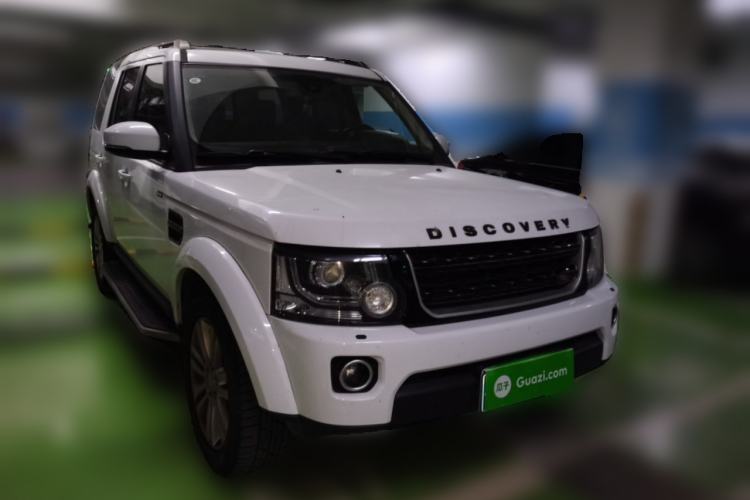Used Land Rover Discovery 2015 3.0 SC V6 HSE Front Right 45 Deg