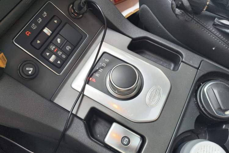 Used Land Rover Discovery 2015 3.0 SC V6 HSE Luxury Gear Lever