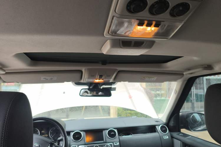 Used Land Rover Discovery 2015 3.0 SC V6 HSE Headliner