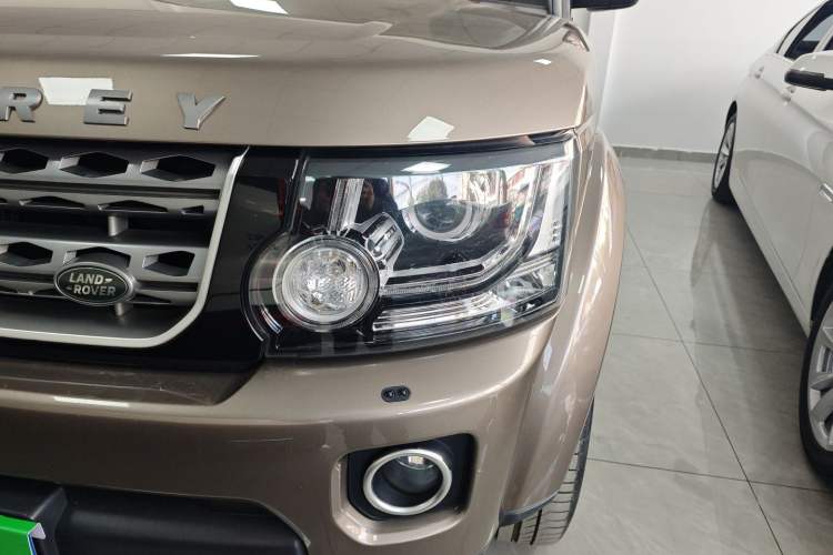 Used Land Rover Discovery 2015 3.0 SC V6 SE Left Front Headlight