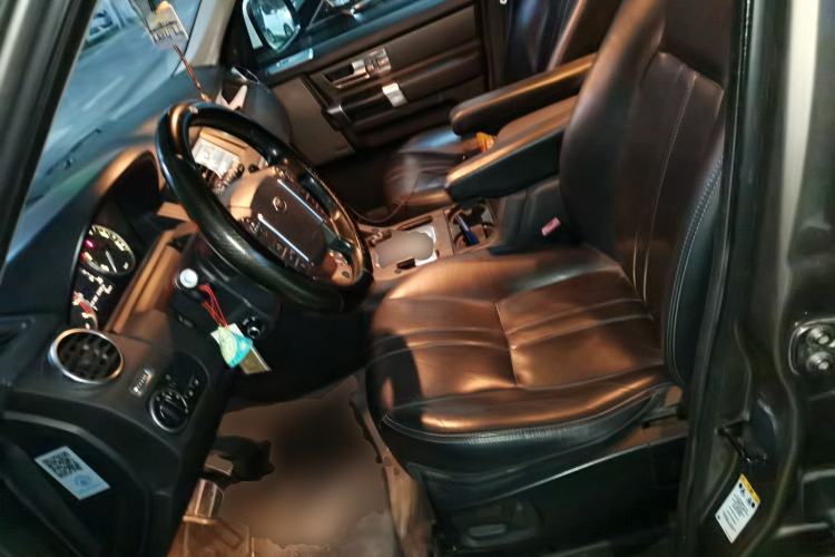 Used Land Rover Discovery 2015 3.0 SC V6 HSE Left Front Seat
