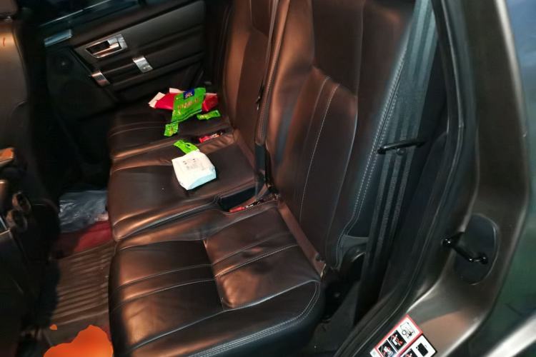Used Land Rover Discovery 2015 3.0 SC V6 HSE Left Rear Seat