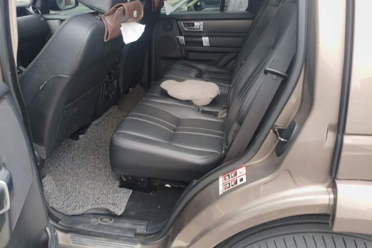 Used Land Rover Discovery 2015 3.0 SC V6 SE Left Rear Seat